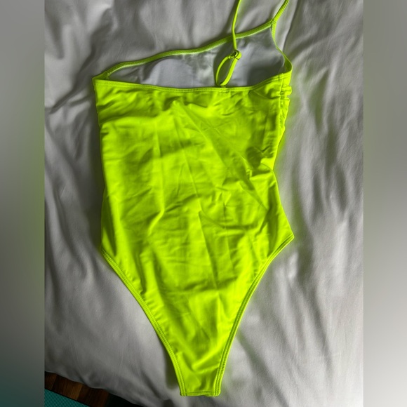 Women’s swimsuit - Small - Picture 2 of 3